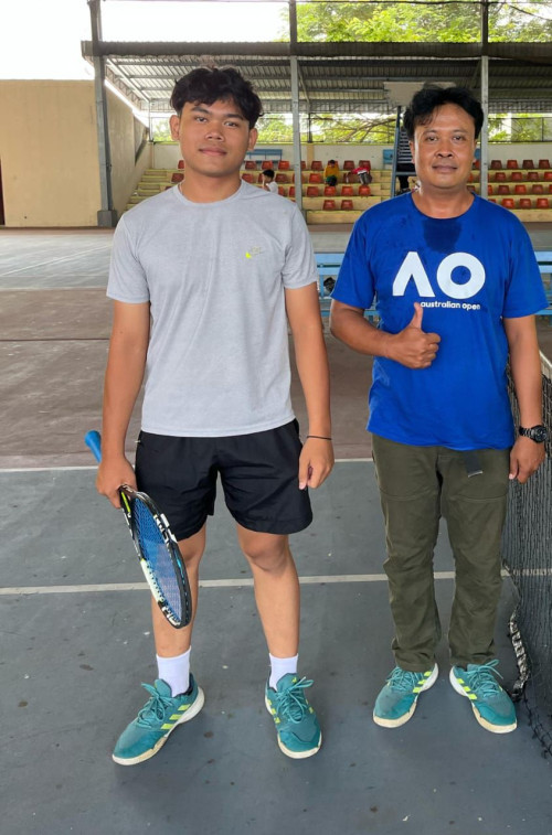 Ananda Firdaus Hidayat kelas XI-9 raih juara 3 tunggal putra cabor tenis lapangan di popda kab pati